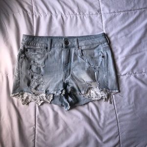 AE DISTRESSED JEAN SHORTS